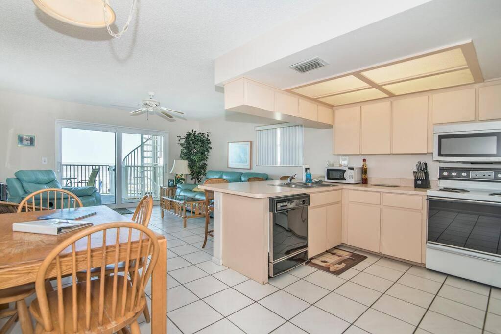 Joyce'S Beachfront #3 Clearwater Beach Exterior photo
