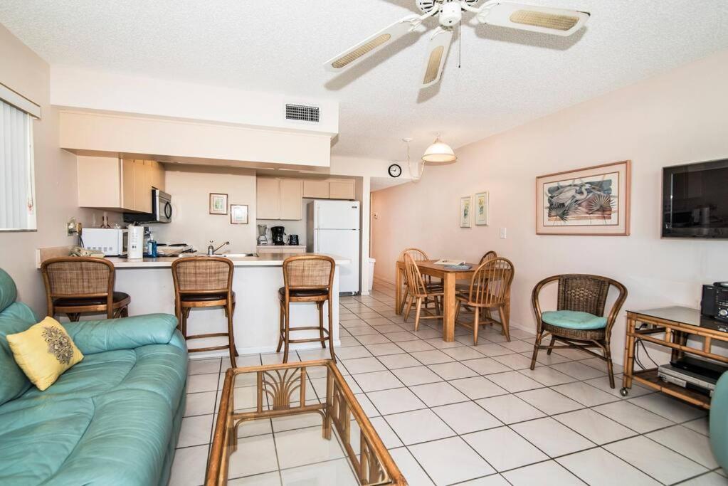 Joyce'S Beachfront #3 Clearwater Beach Exterior photo